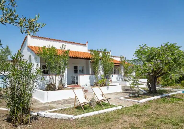 family vacation poros in bungalow book now